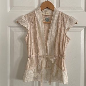 Anthropologie Natural Ivory lace capped sleeve tie front blouse size 0